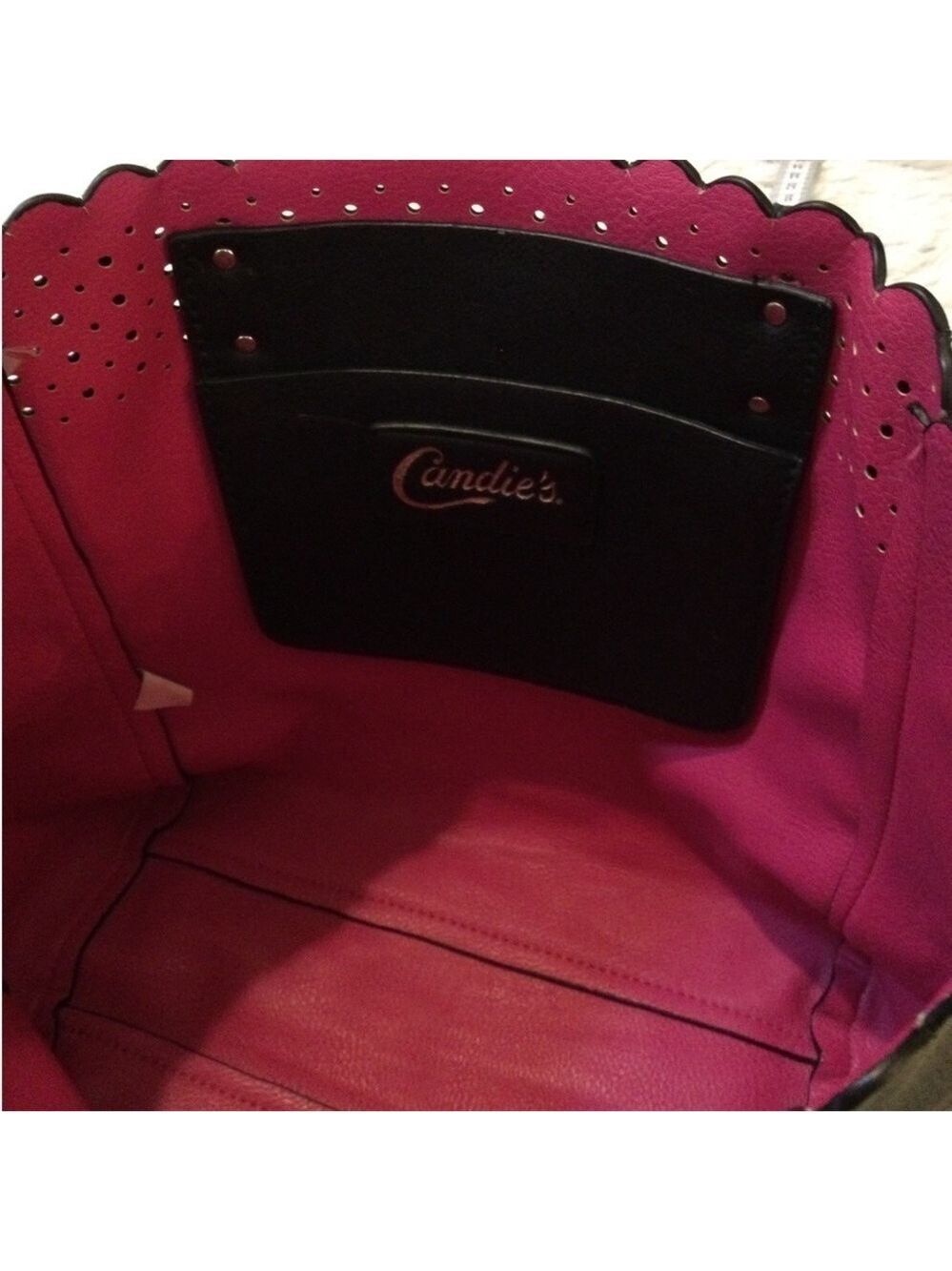 Candies Woman’s black bag with pink interior open bag no closure - Picture 2 of 16